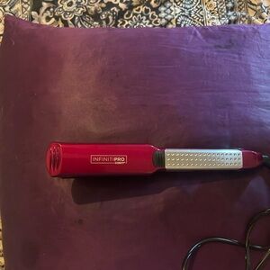 Conair Infinity Pro 1.5” hair straightener flat iron